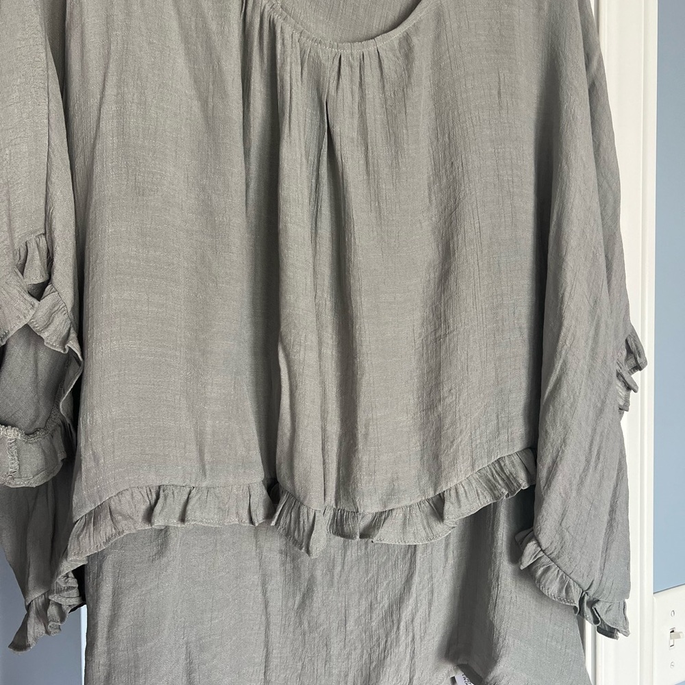 Umgee sage green Ruffled Women's Top